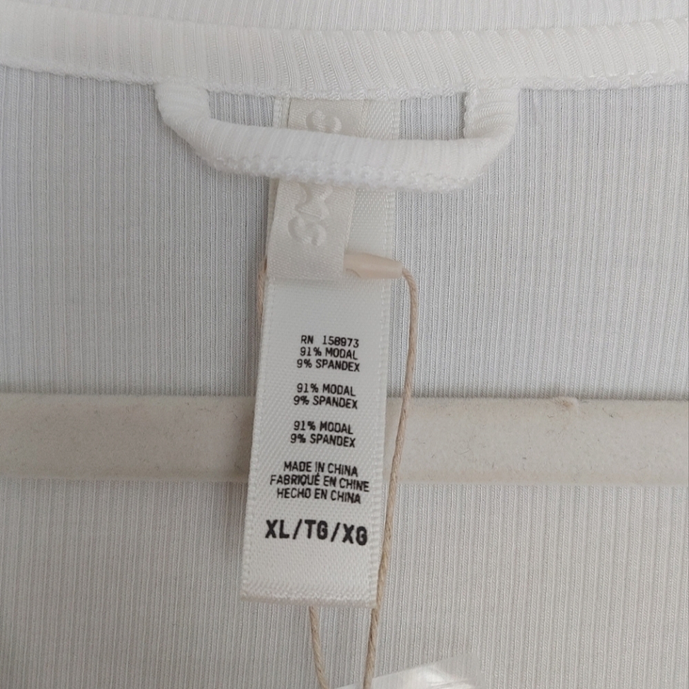 SKIMS Soft Lounge Button Up Pajama Top - Picture 9 of 15